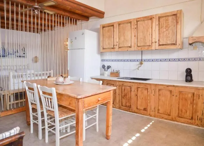 Boucaporta Sirma Apartamento Klima (Milos)