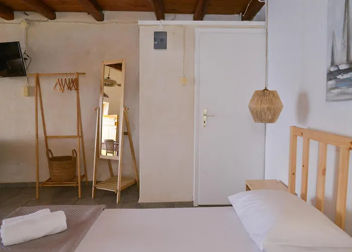 Boucaporta Sirma Apartamento Klima (Milos)