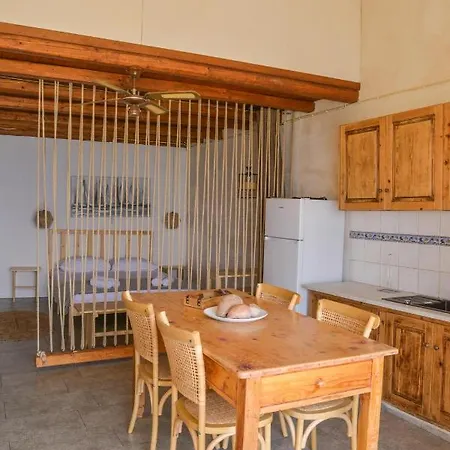 Boucaporta Sirma * Klima (Milos)